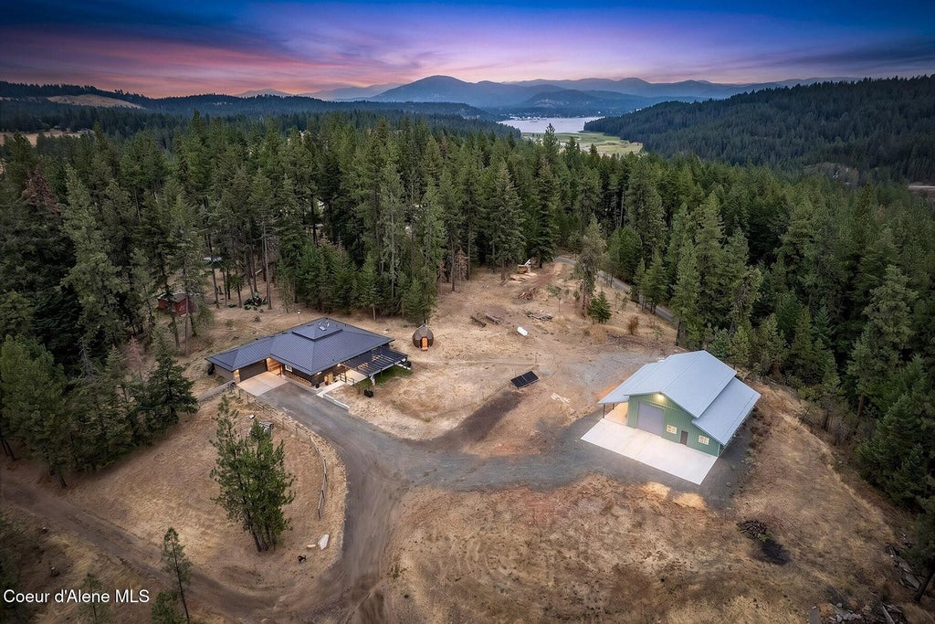 Photo of 5215 Cougar Estates Estates, Coeur dAlene, ID 83814 (MLS # 26-9253)