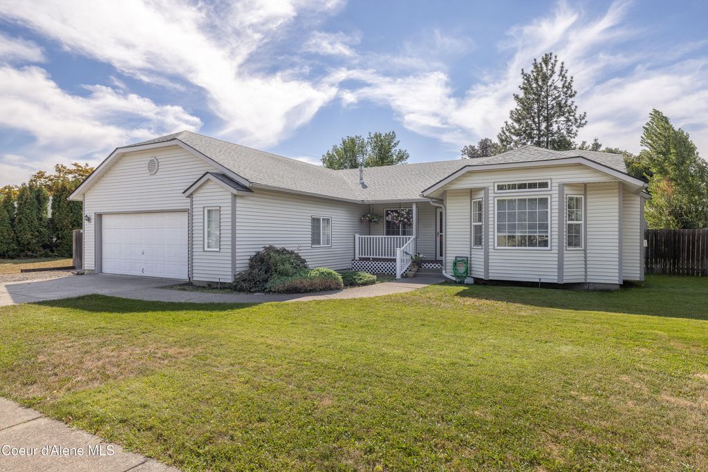 Photo of 5065 Stonehenge Ave, Coeur dAlene, ID 83815 (MLS # 25-8779)