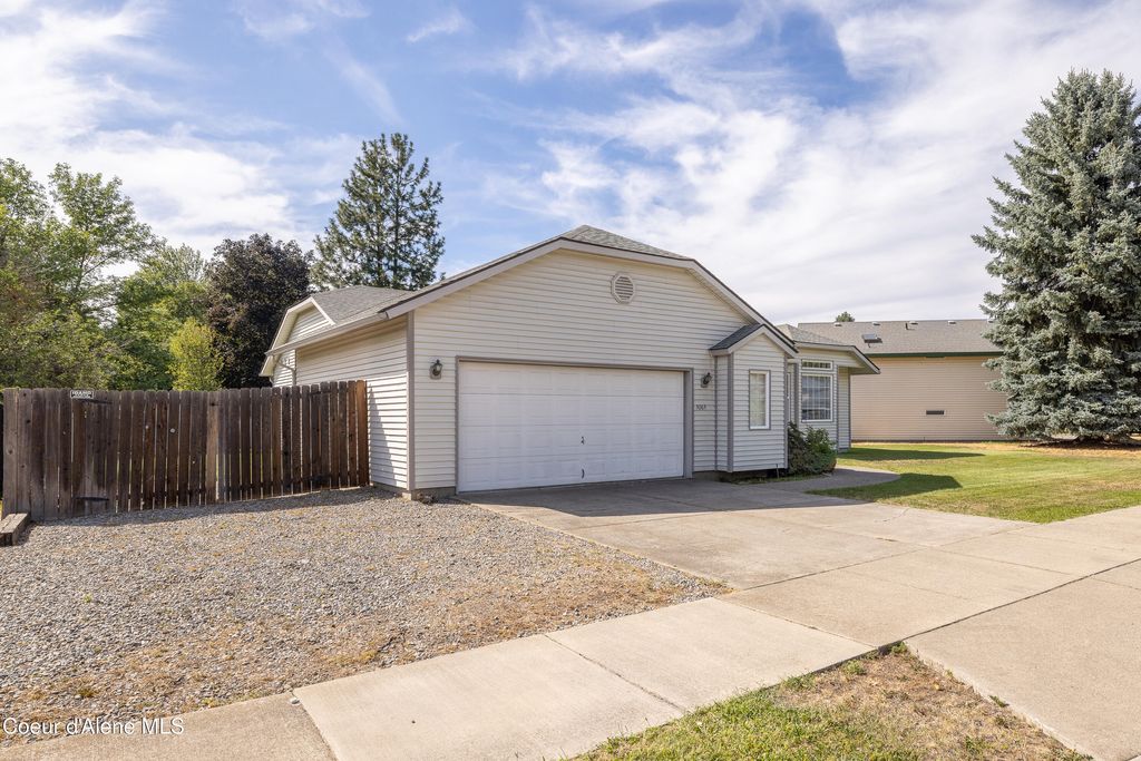 Photo of 5065 Stonehenge Ave, Coeur dAlene, ID 83815 (MLS # 25-8779)