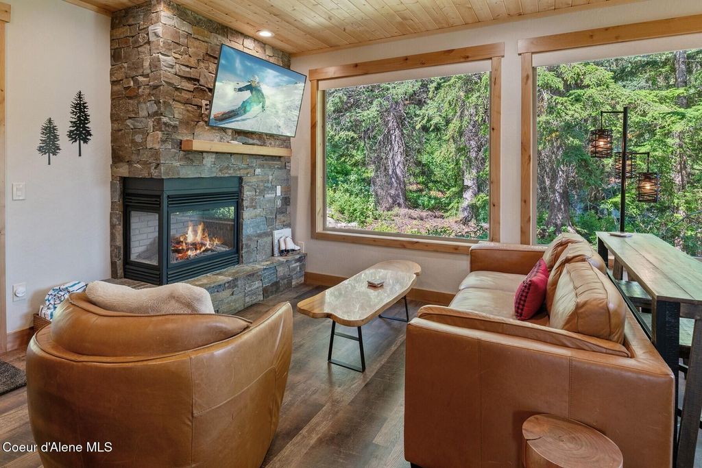 Photo of 41 Harrison Ln, Sandpoint, ID 83864 (MLS # 25-8062)