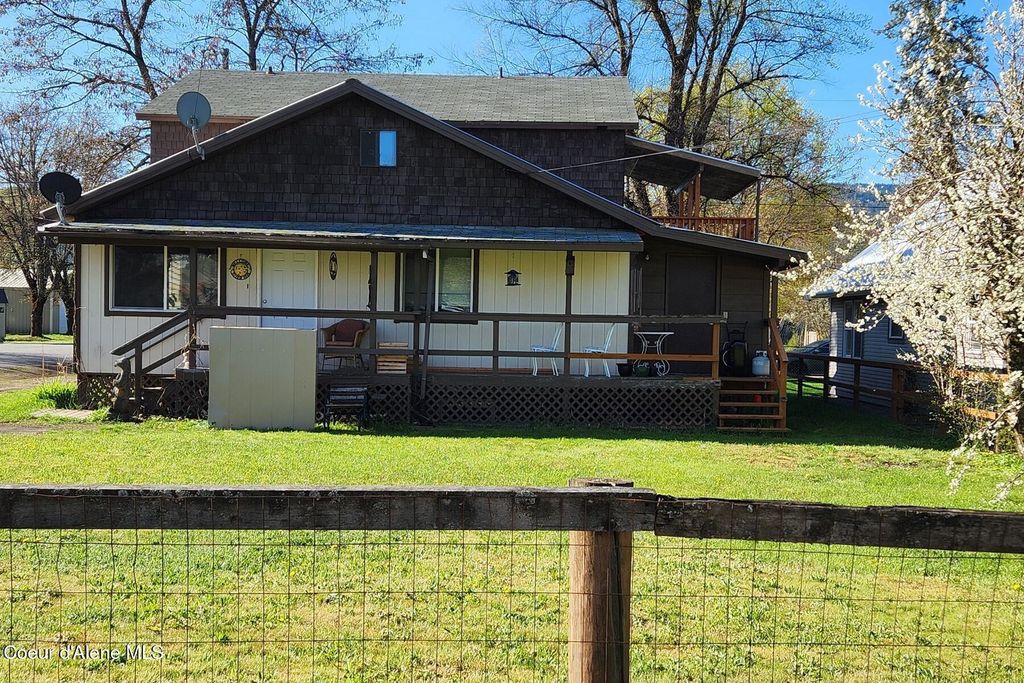 Photo of 180 3rd St, Priest River, ID 83856 (MLS # 26-3964)