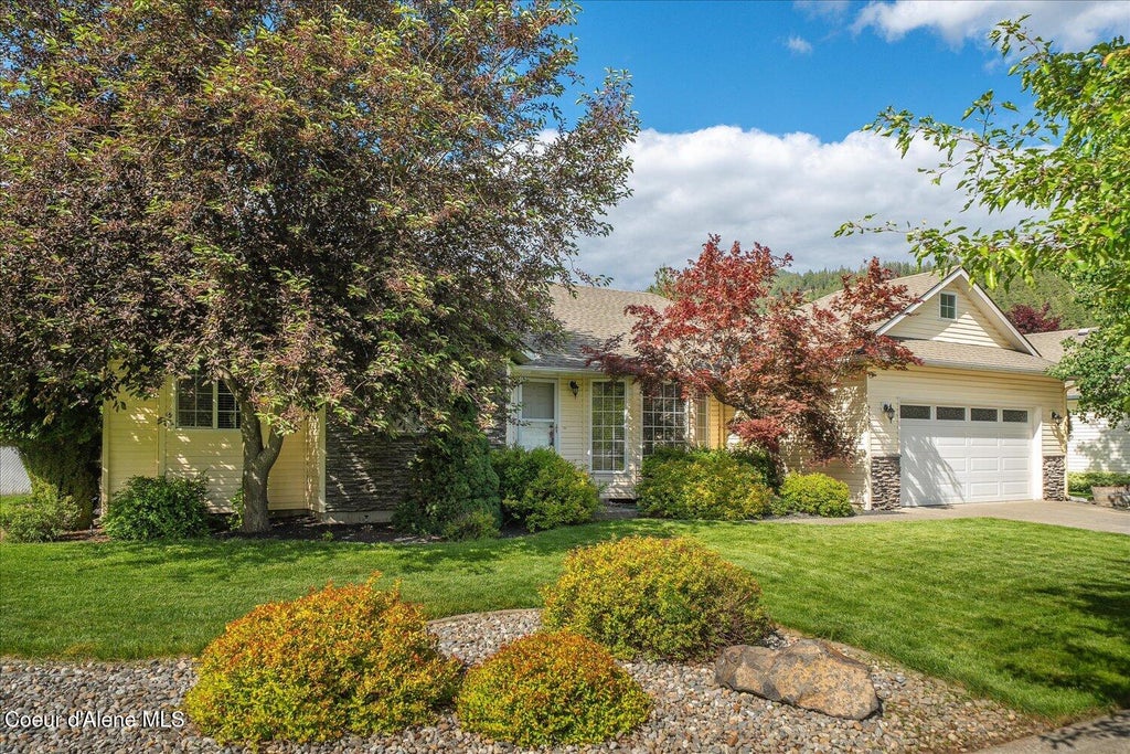 Photo of 2031 Mountain Vista Vista, Coeur dAlene, ID 83815 (MLS # 26-5710)