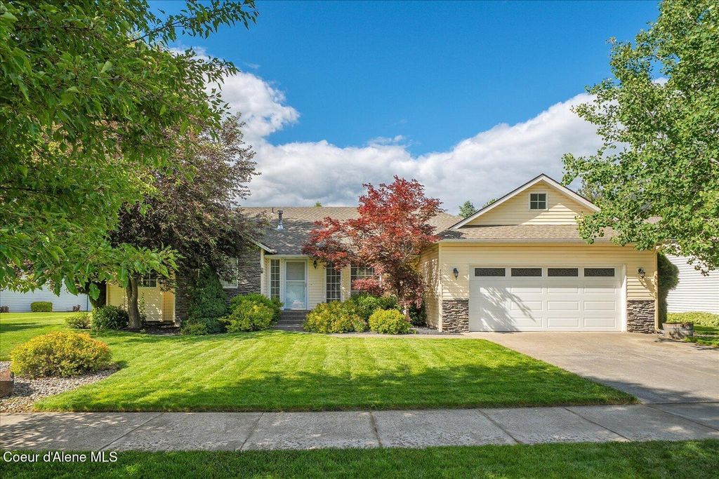 Photo of 2031 Mountain Vista Vista, Coeur dAlene, ID 83815 (MLS # 26-5710)