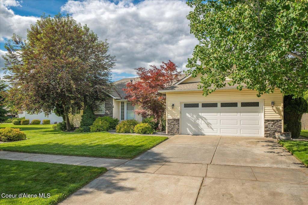 Photo of 2031 Mountain Vista Vista, Coeur dAlene, ID 83815 (MLS # 26-5710)