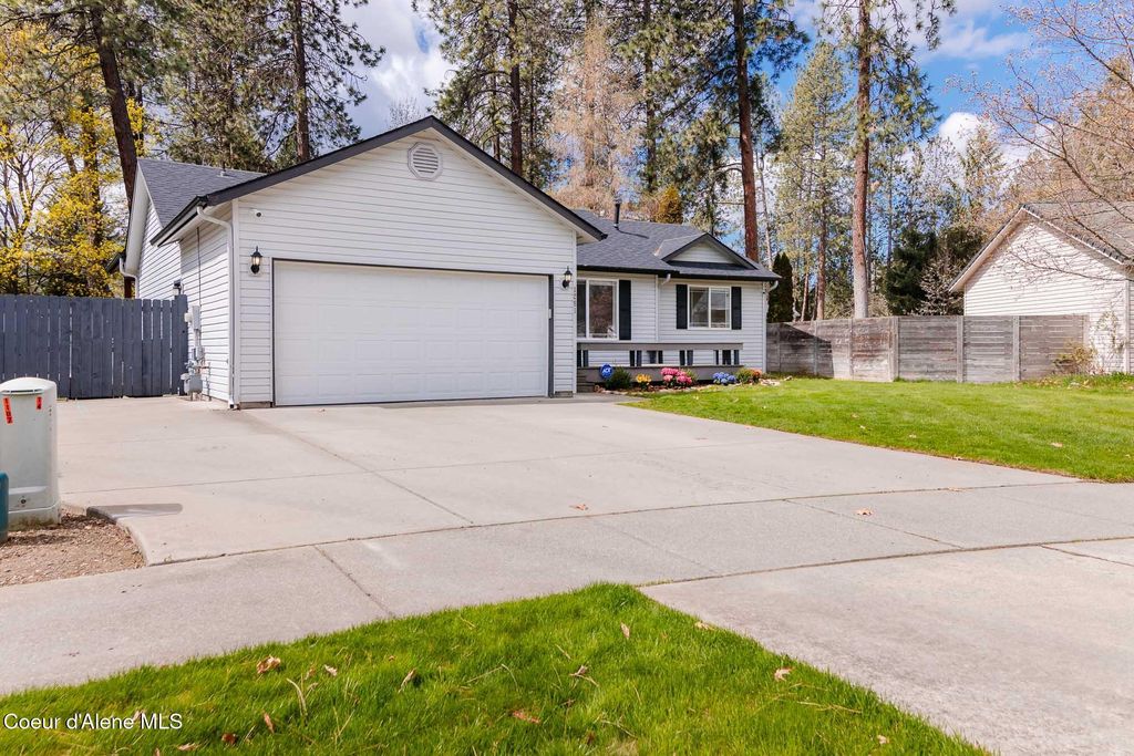 Photo of 1281 Elderberry Cir, Coeur dAlene, ID 83815 (MLS # 26-3675)