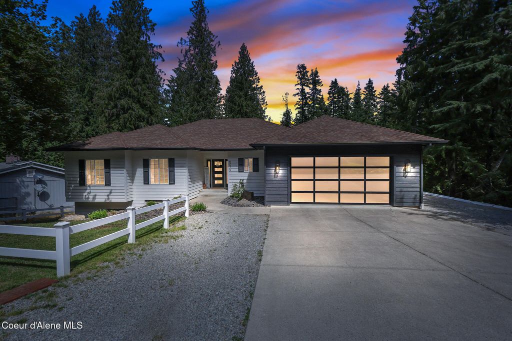 Photo of 6079 Hayden Lake Lake, Hayden, ID 83835 (MLS # 25-8174)
