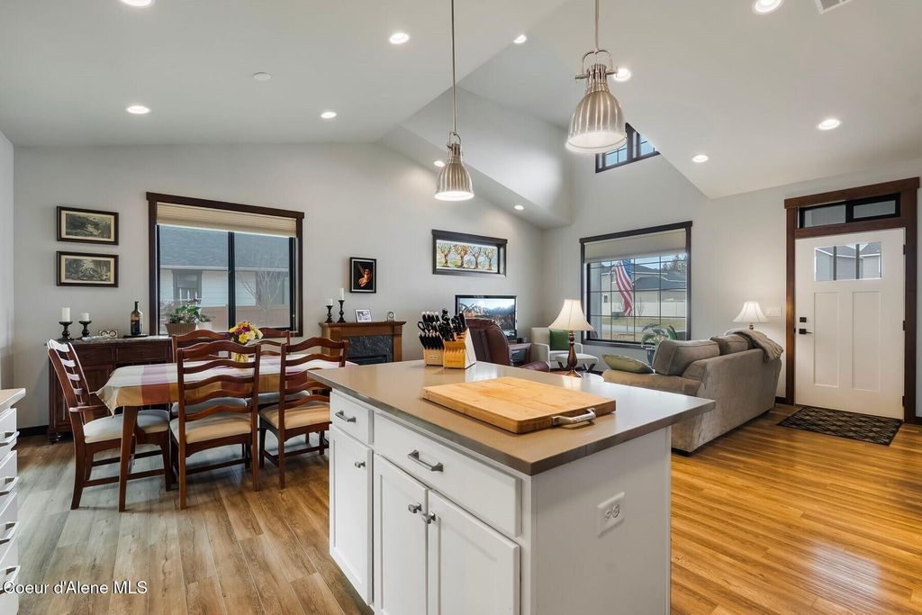 Photo of 96 Rimrock Ct, Priest River, ID 83856 (MLS # 26-2354)