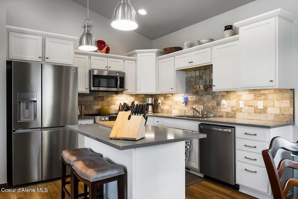 Photo of 96 Rimrock Ct, Priest River, ID 83856 (MLS # 26-2354)