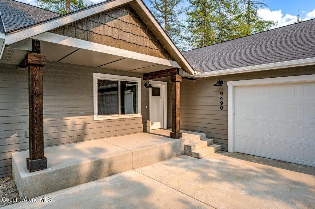 Photo of 9490 Sunnyside Rd, Sandpoint, ID 83864 (MLS # 26-8098)