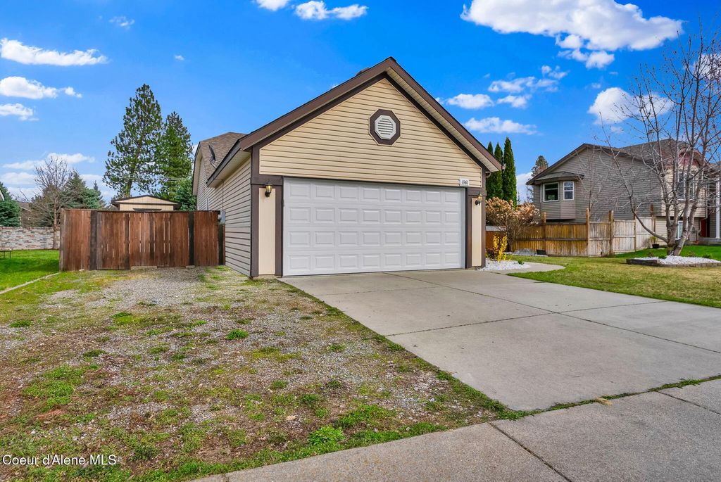 Photo of 6940 EPERIVER Ln, Coeur dAlene, ID 83815 (MLS # 26-2928)