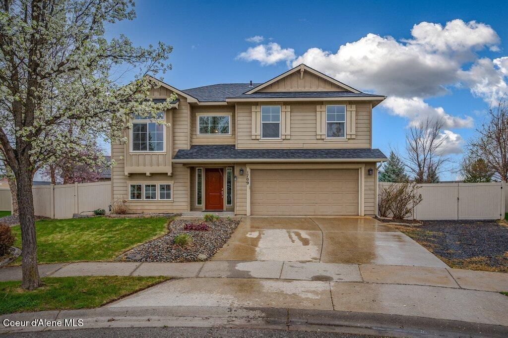 Photo of 1709 Umpqua Ct, Post Falls, ID 83854 (MLS # 26-3535)