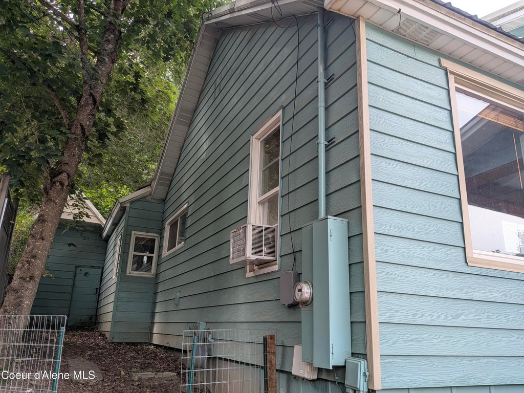 Photo of 611 Park Ave, Kellogg, ID 83837 (MLS # 26-10497)