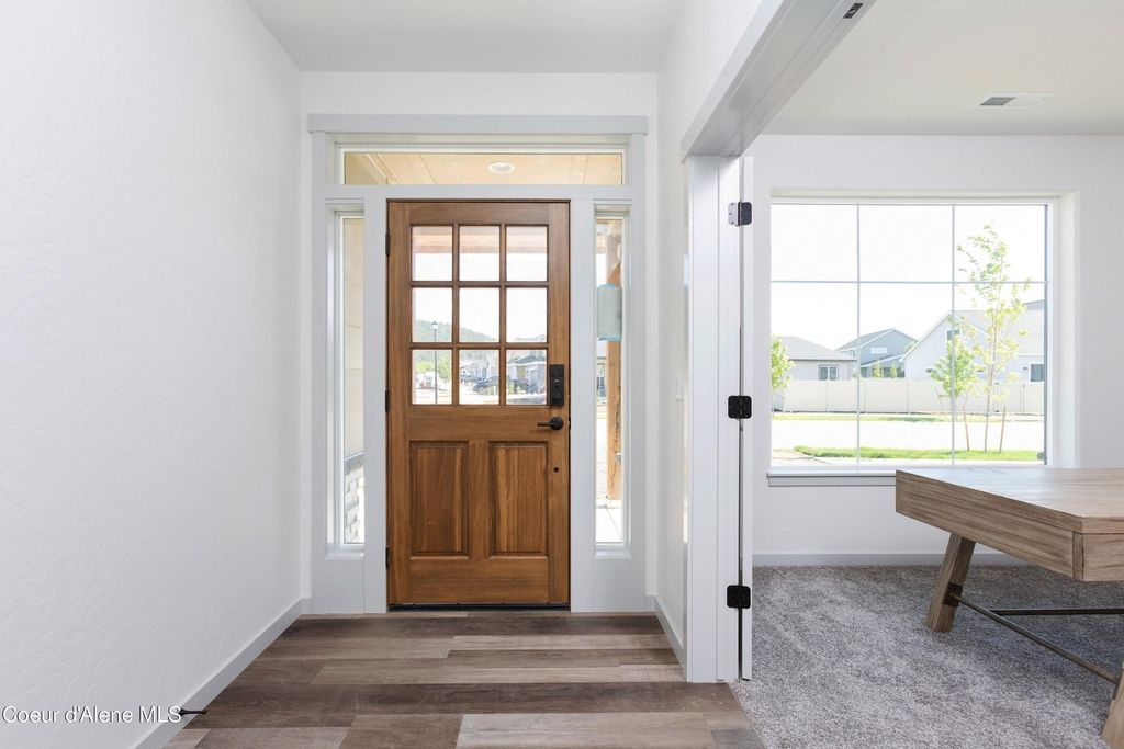 Photo of 2556 VICTOR Loop, Coeur dAlene, ID 83815 (MLS # 25-10298)