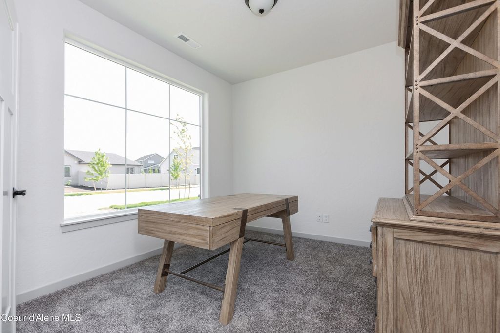 Photo of 2556 VICTOR Loop, Coeur dAlene, ID 83815 (MLS # 25-10298)