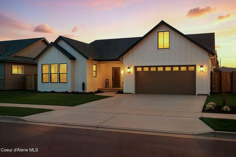 Photo of 2081 Aspen, Sandpoint, ID 83864 (MLS # 26-479)