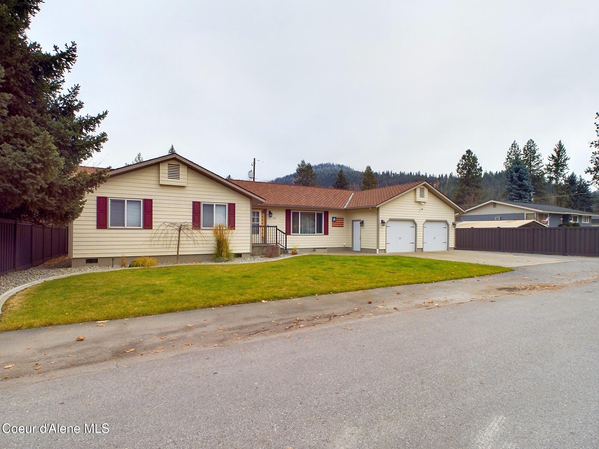 505 S First St, Pinehurst, Idaho image 4