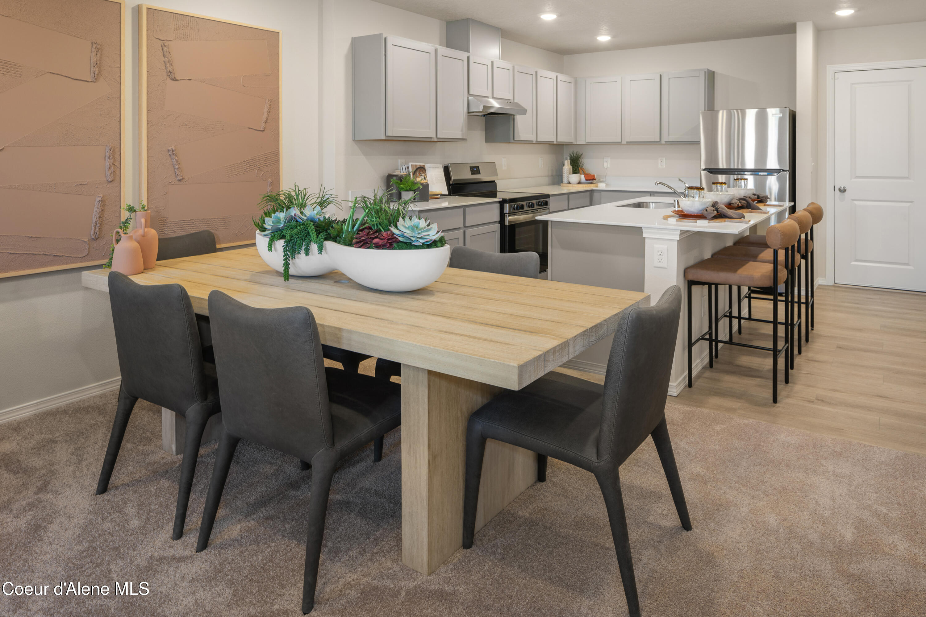 Hayden, Idaho 83835, United States, 2 Bedrooms Bedrooms, ,3 BathroomsBathrooms,Residential,Pending,157098