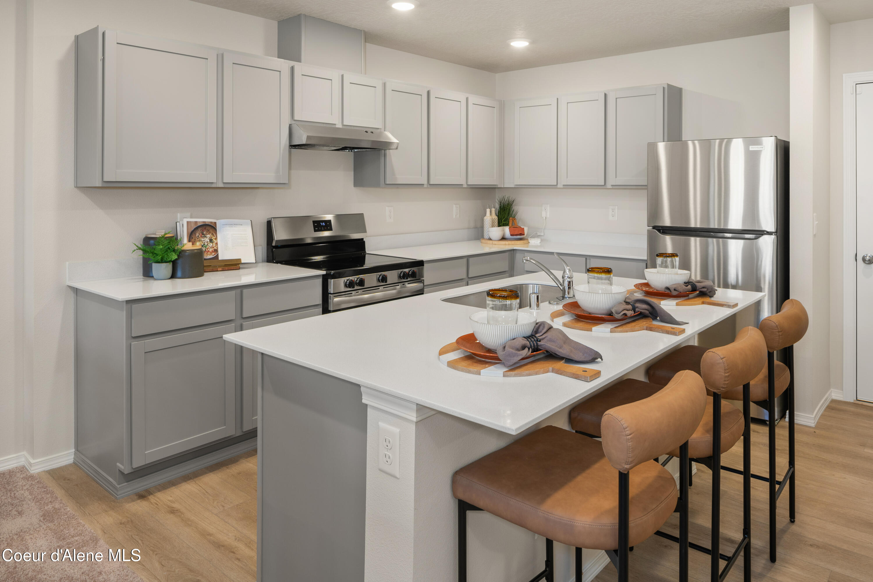 Hayden, Idaho 83835, United States, 2 Bedrooms Bedrooms, ,3 BathroomsBathrooms,Residential,Pending,157098