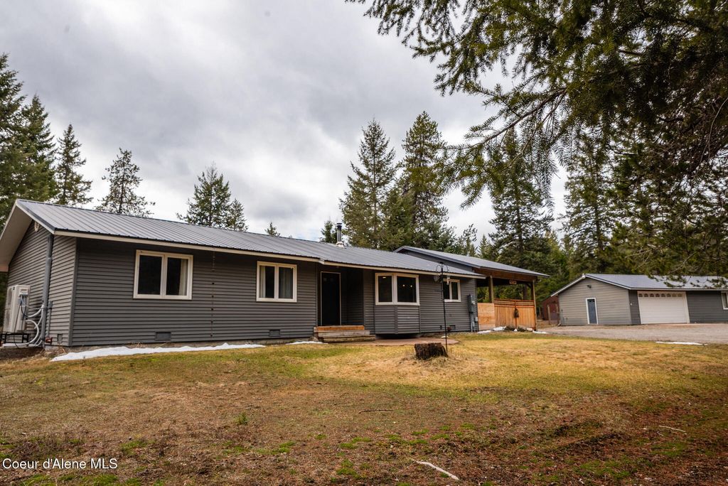 Photo of 8558 Liberty Dr, Spirit Lake, ID 83869 (MLS # 26-1717)