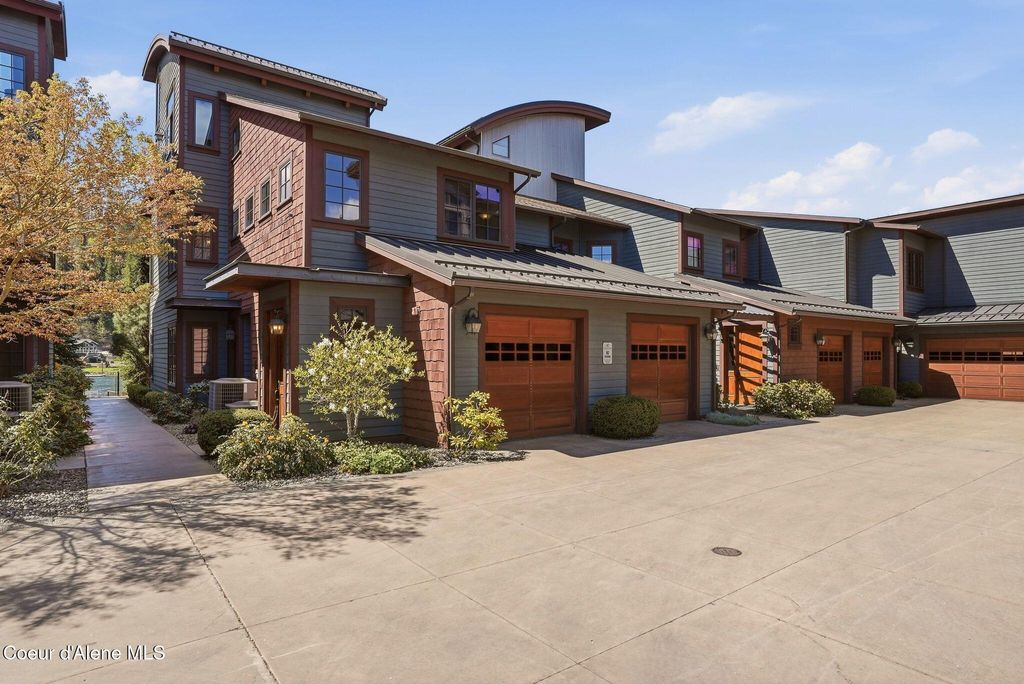 Photo of 2104 Bellerive Ln #204, Coeur dAlene, ID 83814 (MLS # 26-4167)