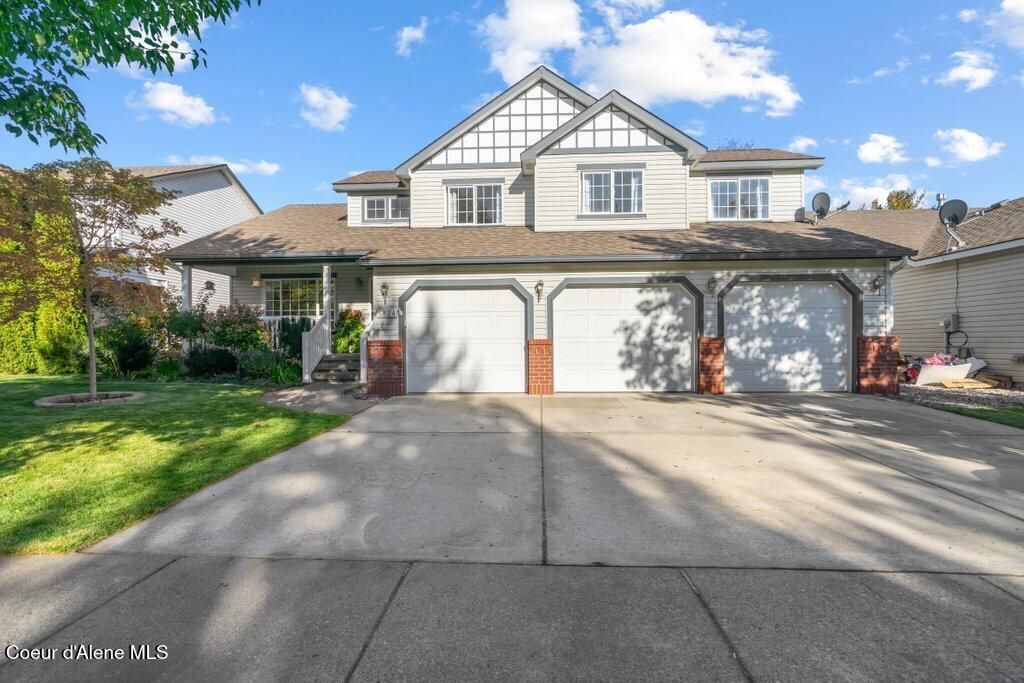 Photo of 5824 LA ROCHELLE Dr, Coeur dAlene, ID 83815 (MLS # 25-10318)