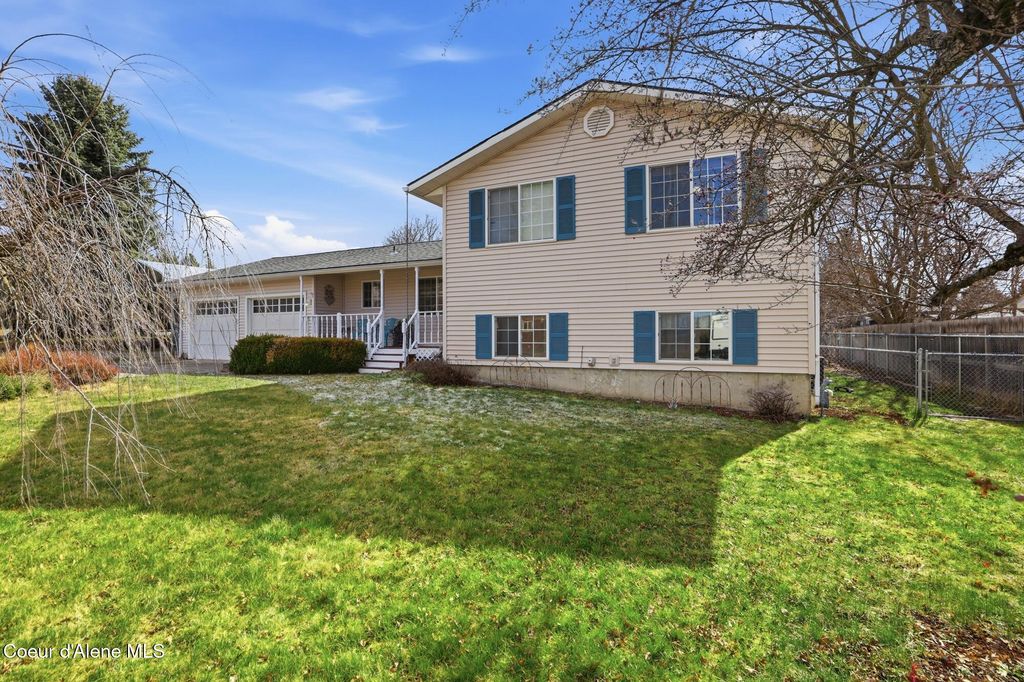 Photo of 1490 Glasgow Dr, Post Falls, ID 83854 (MLS # 26-2275)