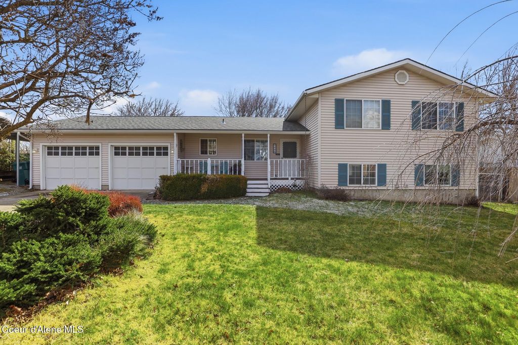 Photo of 1490 Glasgow Dr, Post Falls, ID 83854 (MLS # 26-2275)