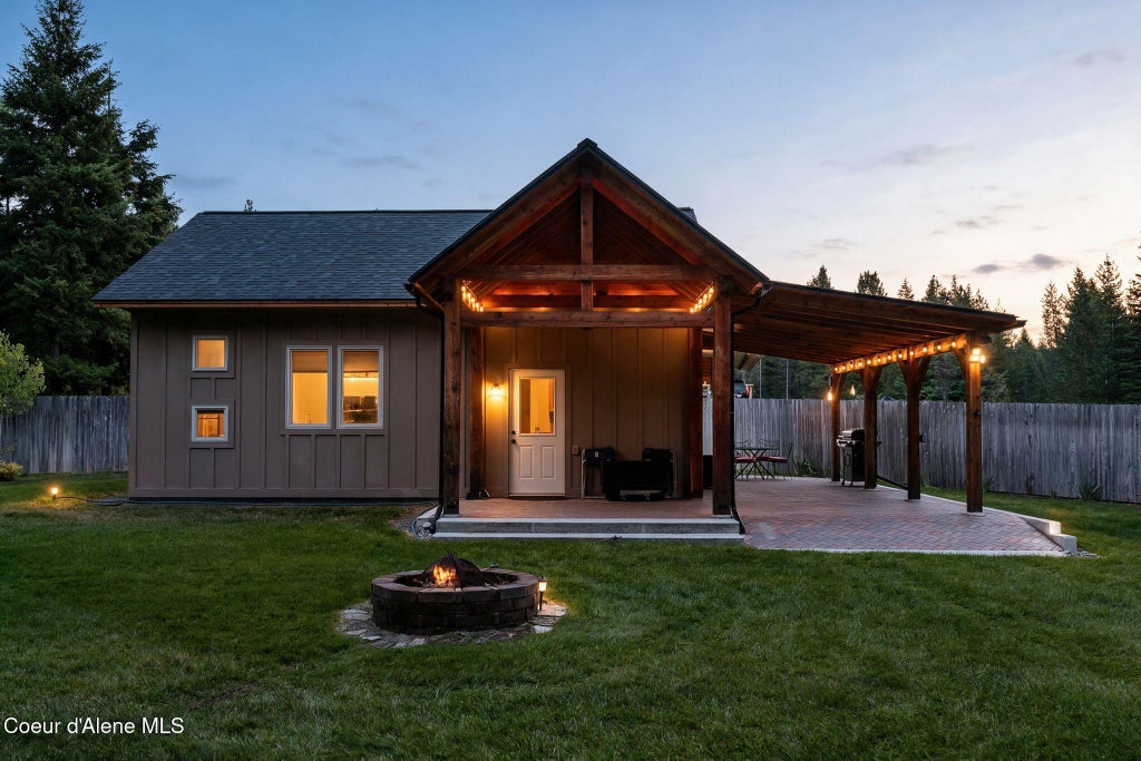 Photo of 274 Latigo Lane Lane, Naples, ID 83847 (MLS # 26-9558)