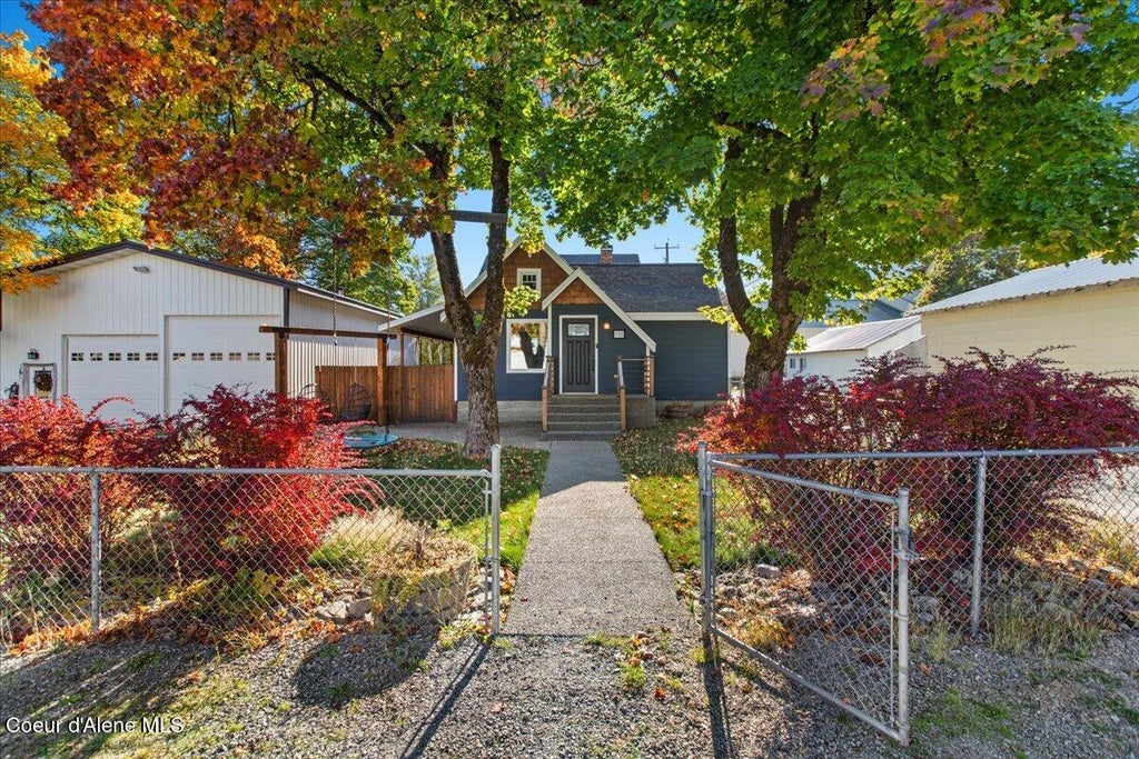 Photo of 115 Fifth St, Osburn, ID 83849 (MLS # 26-10001)
