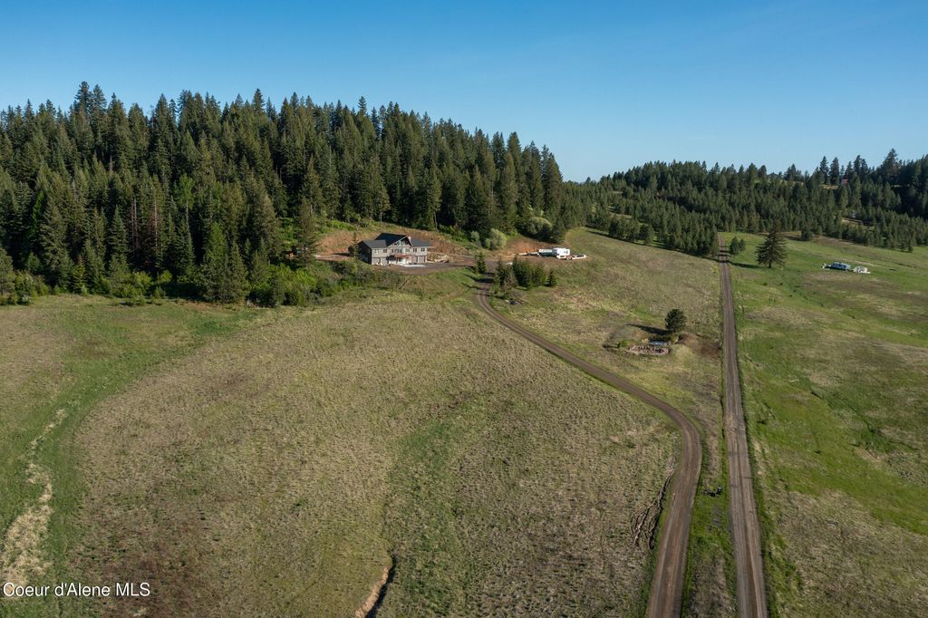 Photo of 1341 Merideth Rd, Plummer, ID 83851 (MLS # 25-4856)