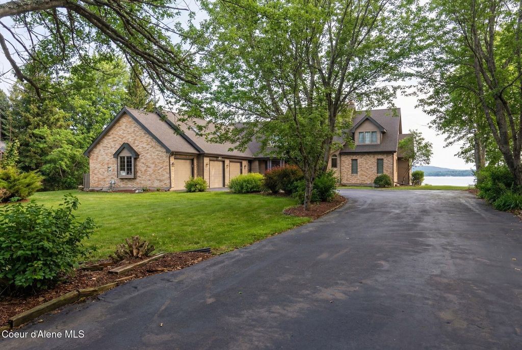 Photo of 540 Ponder Pt Pt, Sandpoint, ID 83864 (MLS # 25-11493)