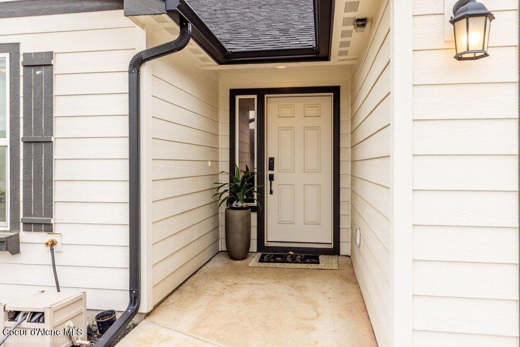 Photo of 1447 Mongeau St, Post Falls, ID 83854 (MLS # 26-2254)