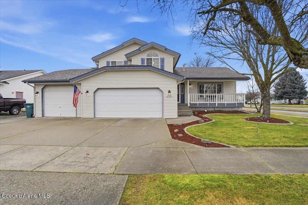 Photo of 1700 Summer Hills Hills, Post Falls, ID 83854 (MLS # 26-1017)