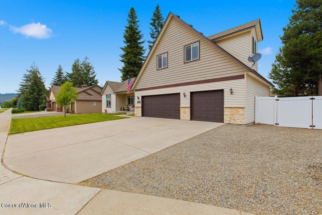 Photo of 6525 Christine ST, Rathdrum, ID 83858 (MLS # 26-8490)