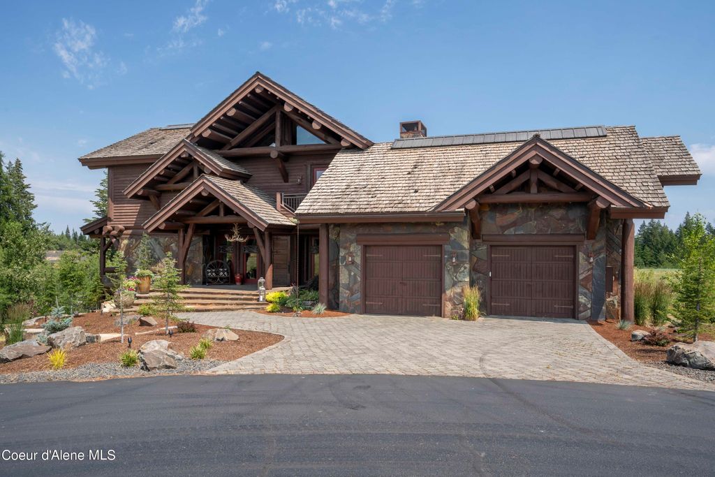 Photo of 16692 LAZURITE Dr, Coeur dAlene, ID 83814 (MLS # 25-7117)