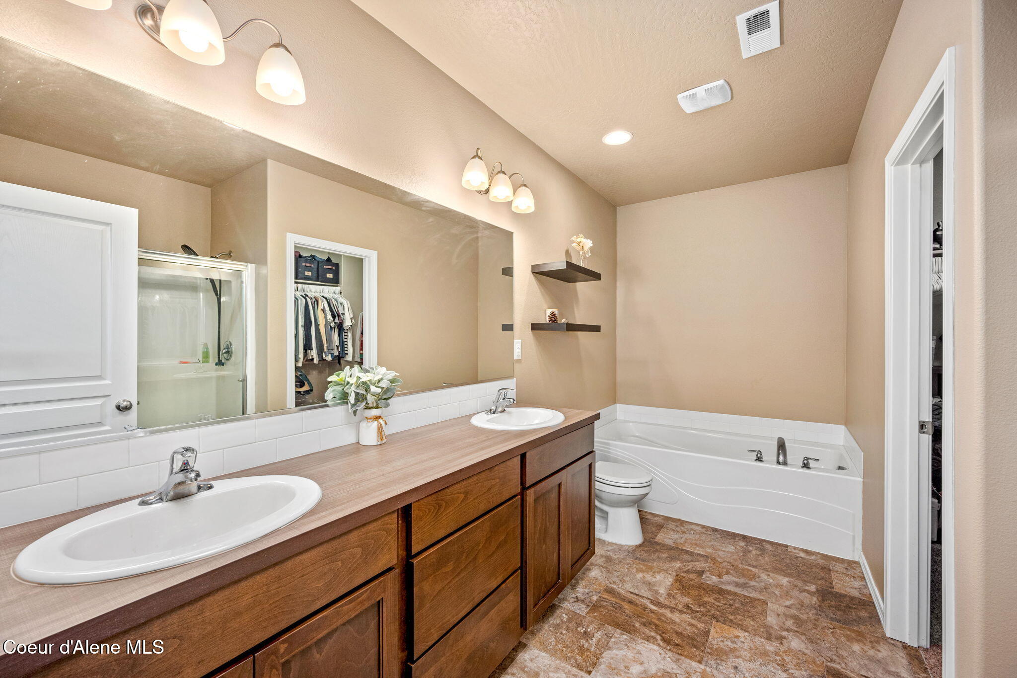 1007 N Rosenda Lane #B, Amarillo, Alaska image 13