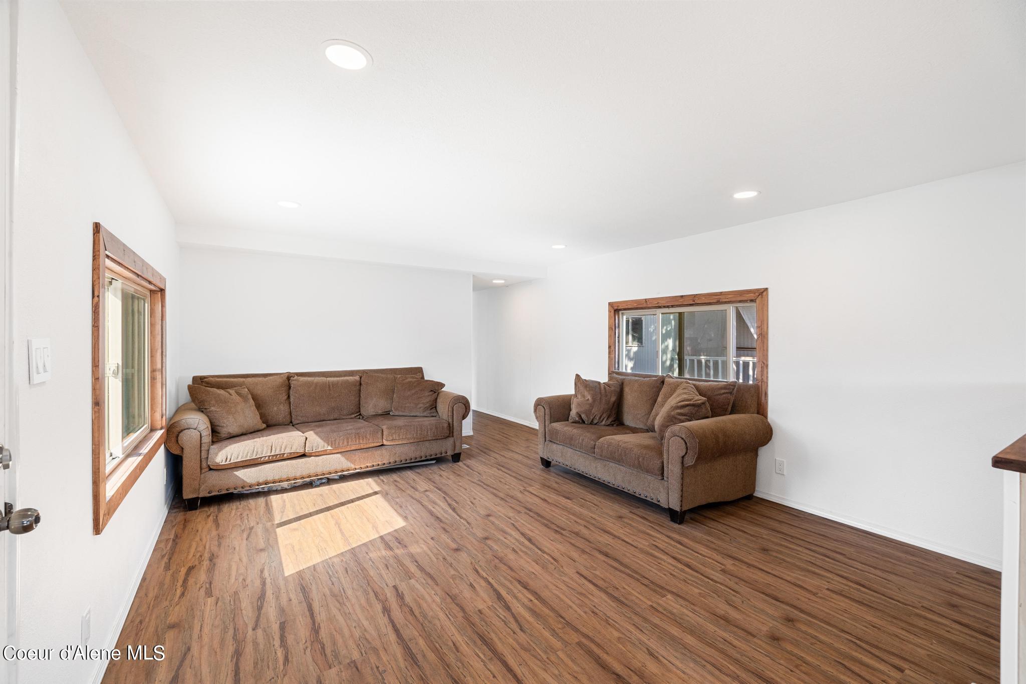 Post Falls, Idaho 83854, United States, 3 Bedrooms Bedrooms, ,2 BathroomsBathrooms,Residential,Active,90423