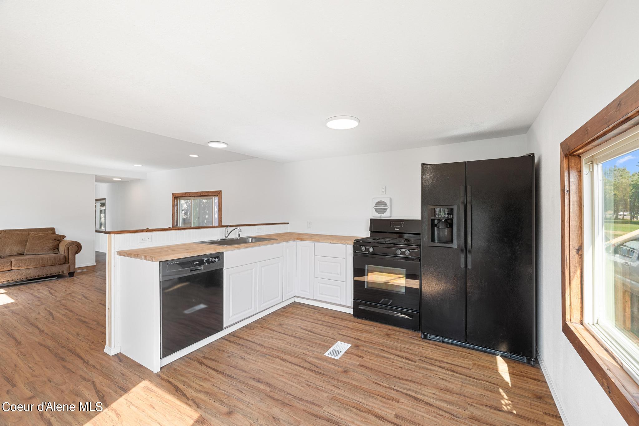 Post Falls, Idaho 83854, United States, 3 Bedrooms Bedrooms, ,2 BathroomsBathrooms,Residential,Active,90423