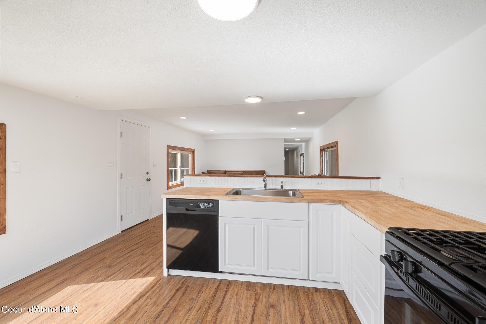 Post Falls, Idaho 83854, United States, 3 Bedrooms Bedrooms, ,2 BathroomsBathrooms,Residential,Active,90423