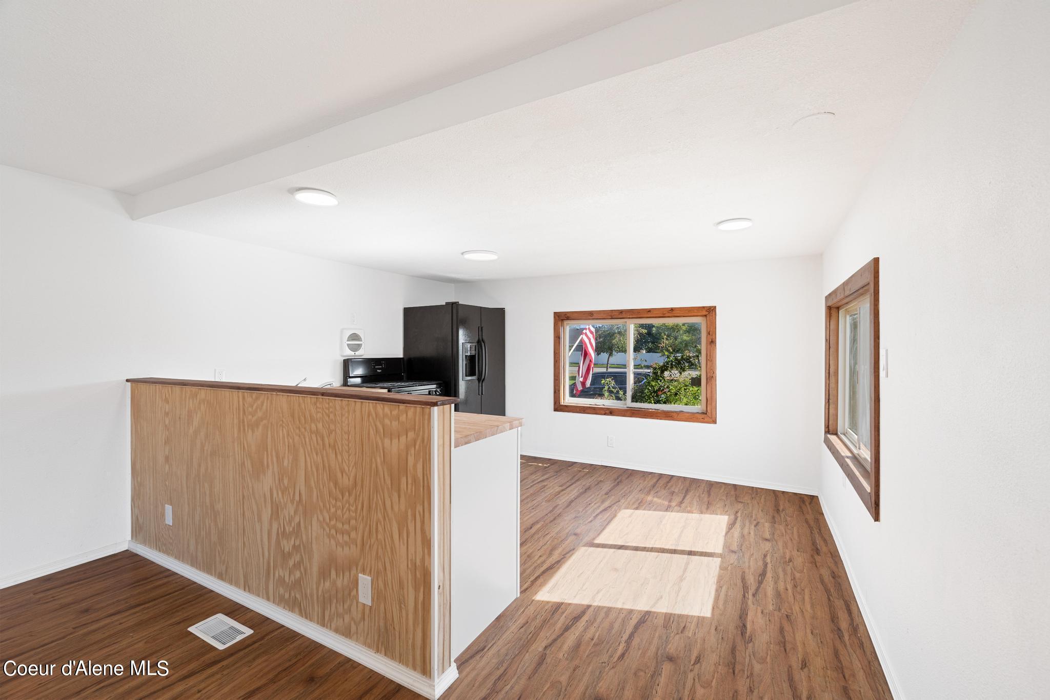 Post Falls, Idaho 83854, United States, 3 Bedrooms Bedrooms, ,2 BathroomsBathrooms,Residential,Active,90423