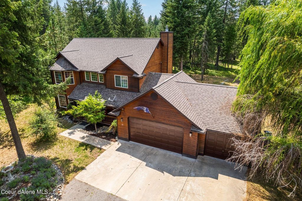 Photo of 106 Quiet Pl, Moyie Springs, ID 83845 (MLS # 26-3600)