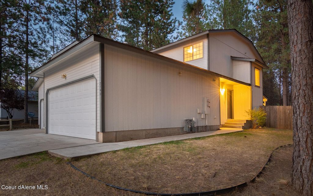 Photo of 3140 3142 N 13th ST, Coeur dAlene, ID 83814 (MLS # 23-6676)