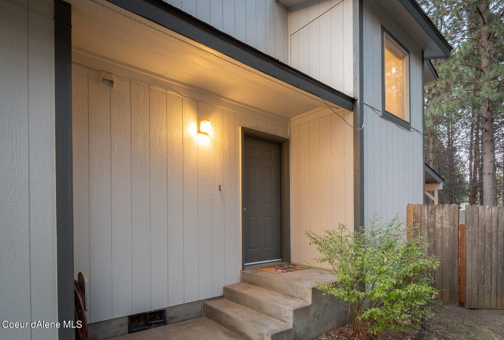 Photo of 3140 3142 N 13th ST, Coeur dAlene, ID 83814 (MLS # 23-6676)