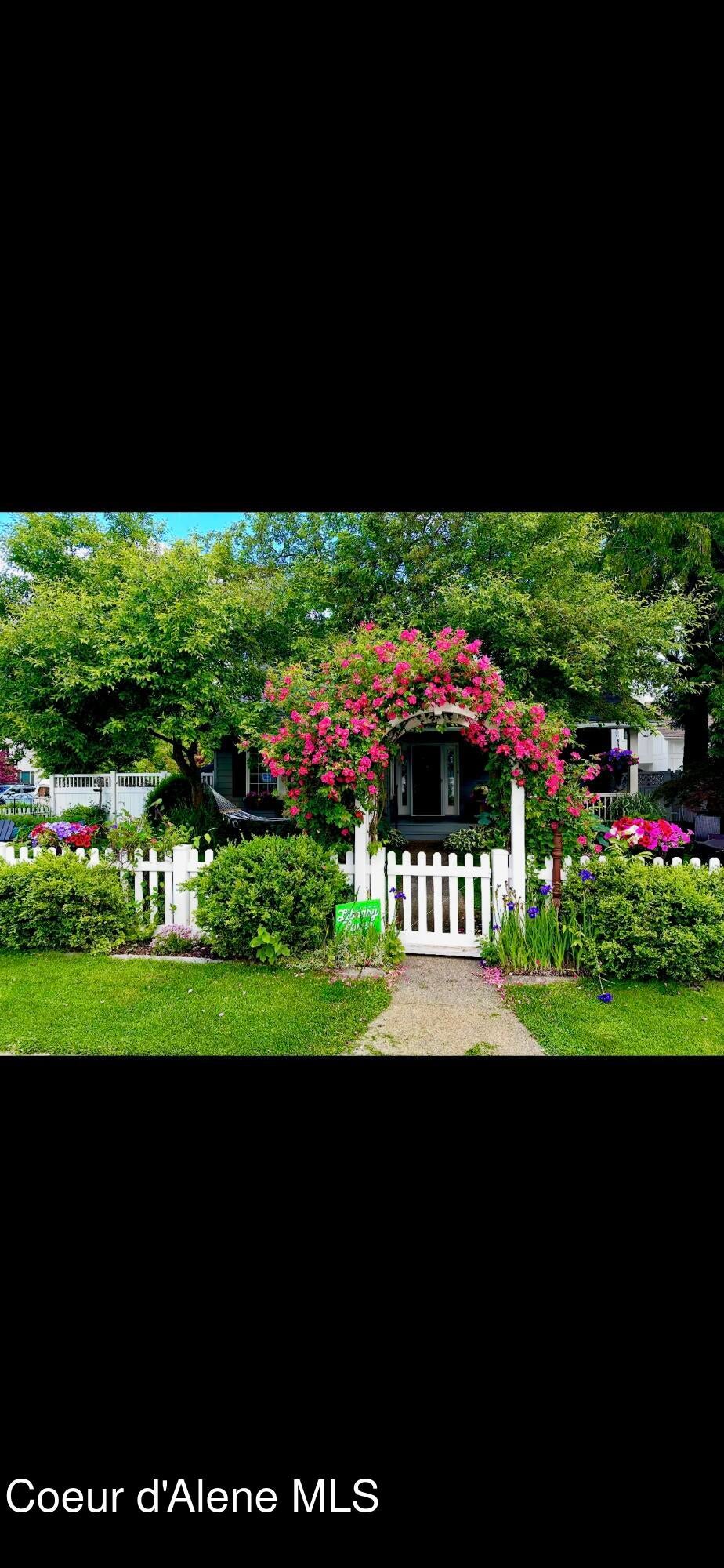 Photo of 1405 Young Ave, Coeur dAlene, ID 83814 (MLS # 26-8144)