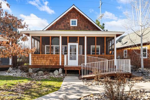 Homes For Sale - 238 Pomrankey Ln Ln<br/> Dover, ID 83825