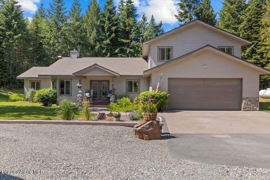 Photo of 438 Berry Hl, Cocolalla, ID 83813 (MLS # 26-3537)