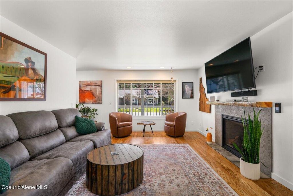 Photo of 1651 NORTHWOOD Dr, Hayden Lake, ID 83835 (MLS # 26-3193)