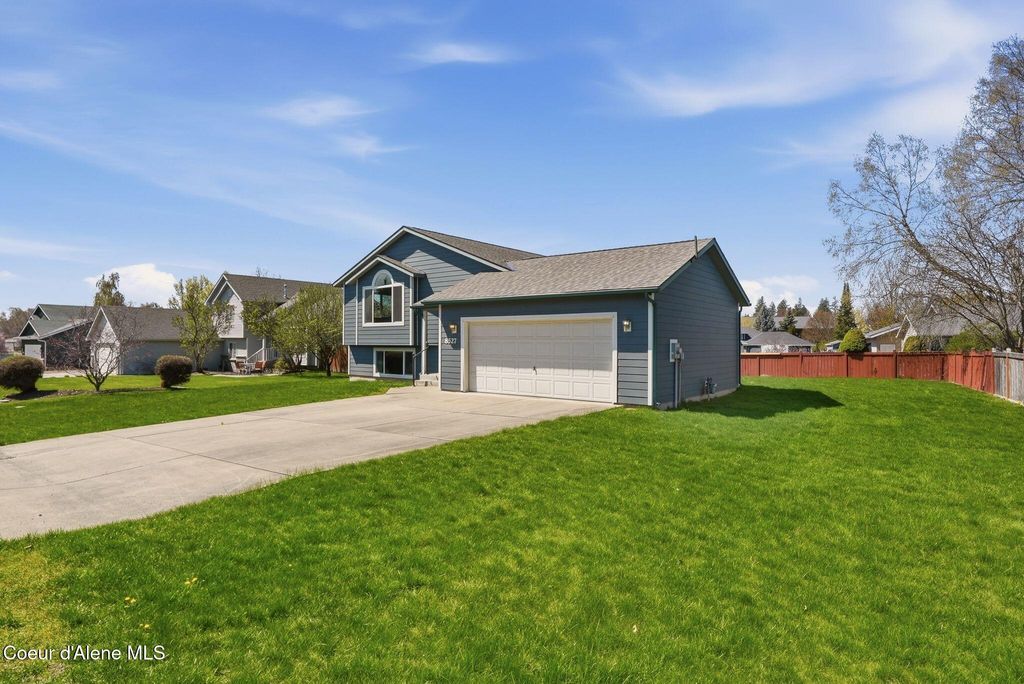 Photo of 8527 Rude St, Hayden, ID 83835 (MLS # 26-3854)