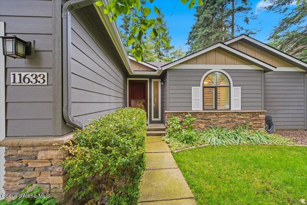 Photo of 11633 Trafalgar ST, Hayden, ID 83835 (MLS # 26-9281)