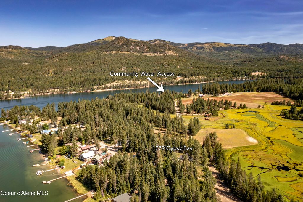Photo of 1279 Gypsy Bay Road Road, Sagle, ID 83860 (MLS # 25-4703)